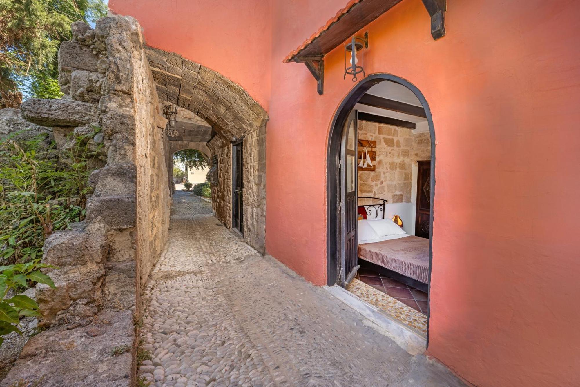 Saint Michel Boutique Hotel Rhodes City Екстериор снимка